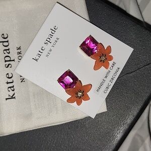 Kate Spade Orange fliwer earrings